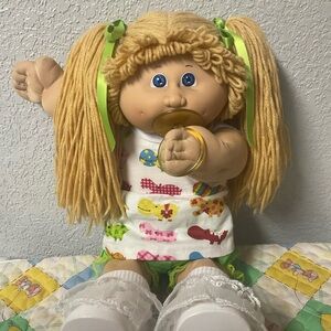 VTG Cabbage Patch Kid Girl With Pacifier 1st Edition Hong Kong HM#4 1983
